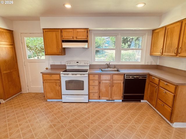 4213 Se RIO VISTA St, Milwaukie, OR 97222