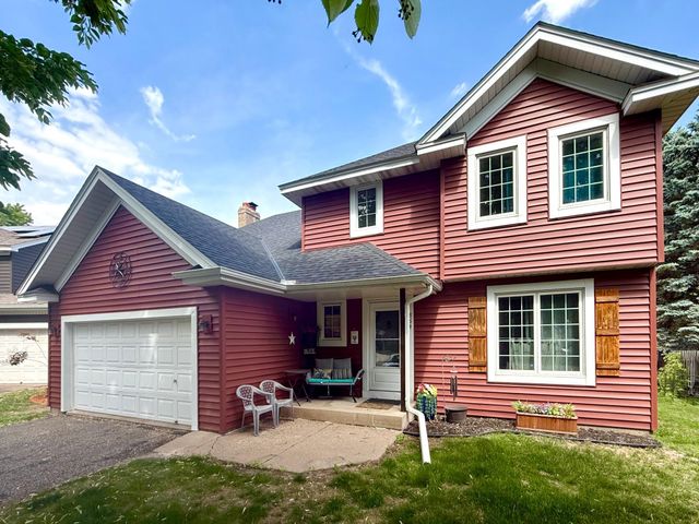 864 Winterberry Court, Woodbury, MN 55125