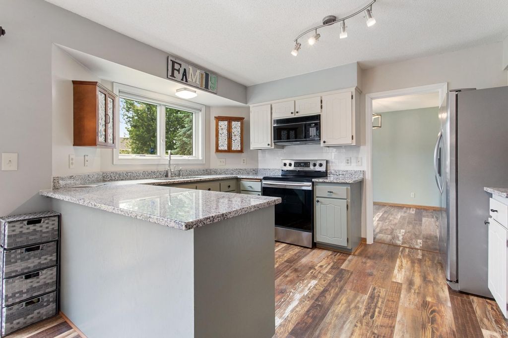 864 Winterberry Court, Woodbury, MN 55125 — photo 3