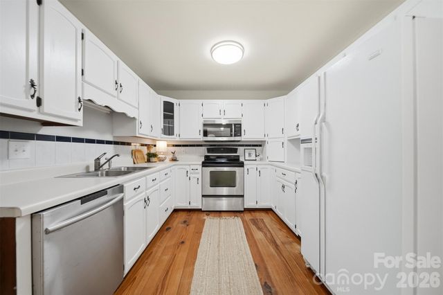 131 Fox Runn Drive, Granite Falls, NC 28630