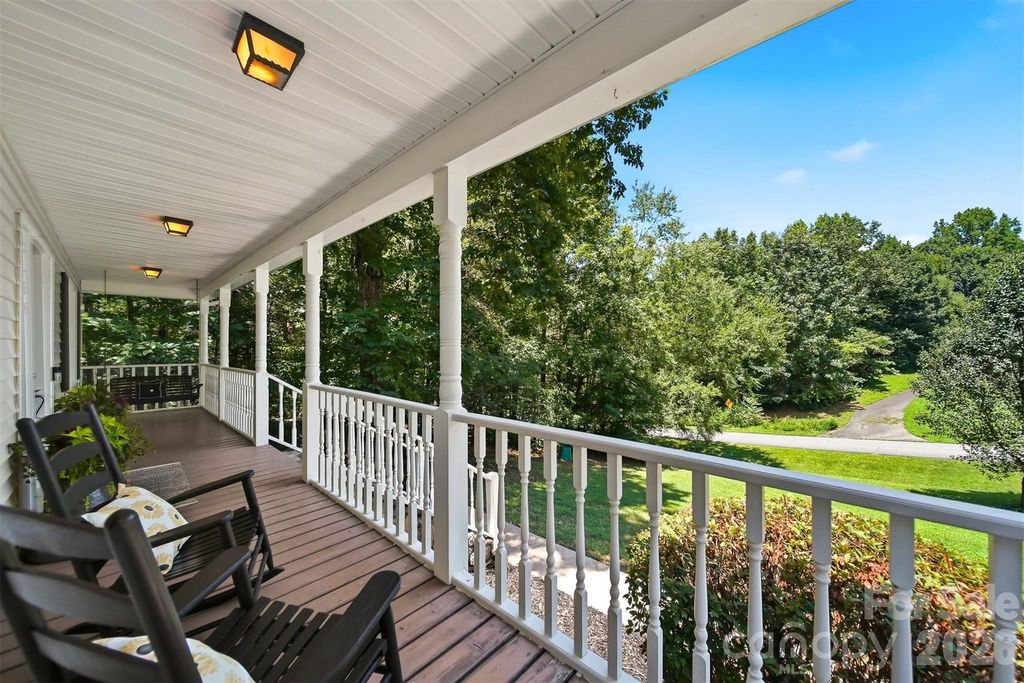 131 Fox Runn Drive, Granite Falls, NC 28630