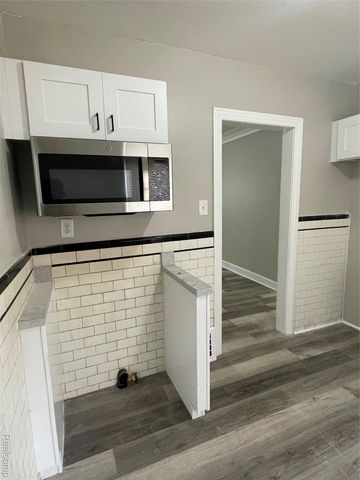 16210 Ferguson Street, Detroit, MI 48235