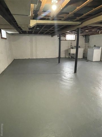 16210 Ferguson Street, Detroit, MI 48235