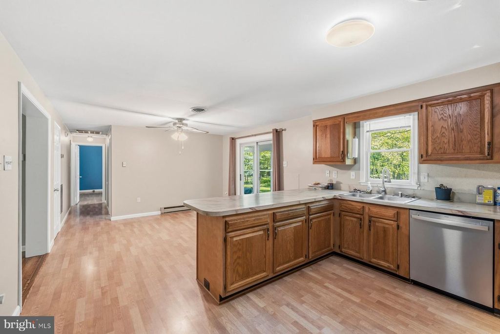 Image 12 of property listing at 10820 GAMBRILL PARK RD, Frederick, MD 21702
