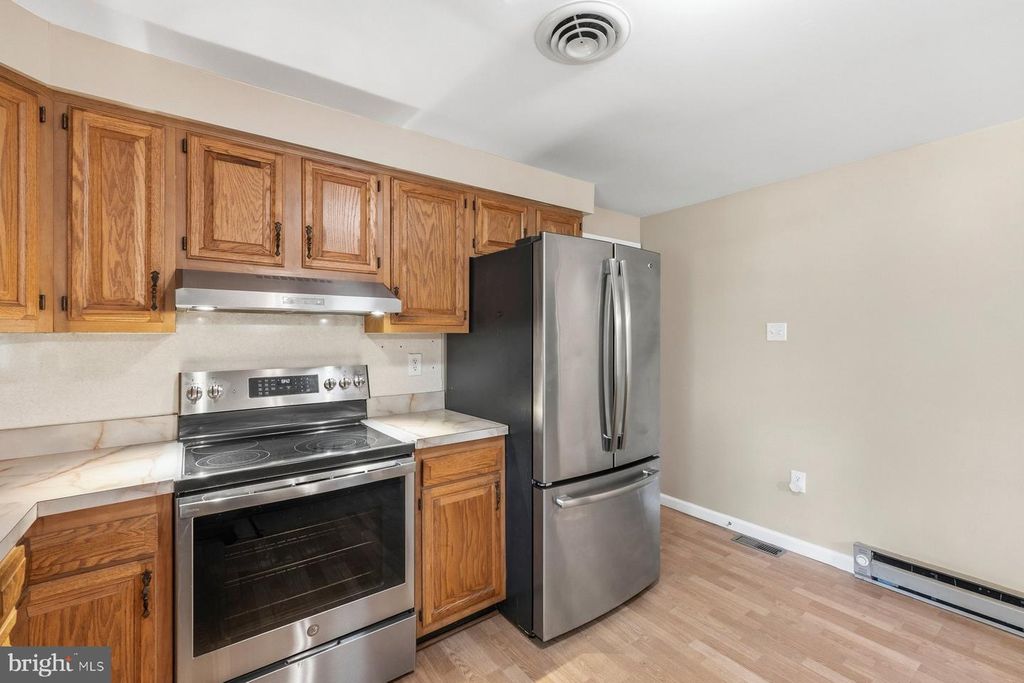 Image 15 of property listing at 10820 GAMBRILL PARK RD, Frederick, MD 21702