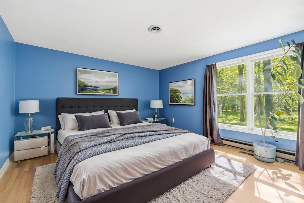 Image 18 of property listing at 10820 GAMBRILL PARK RD, Frederick, MD 21702