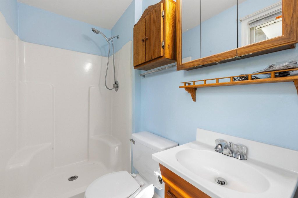 Image 21 of property listing at 10820 GAMBRILL PARK RD, Frederick, MD 21702