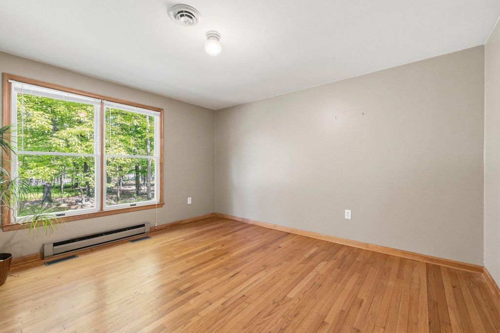 Image 22 of property listing at 10820 GAMBRILL PARK RD, Frederick, MD 21702
