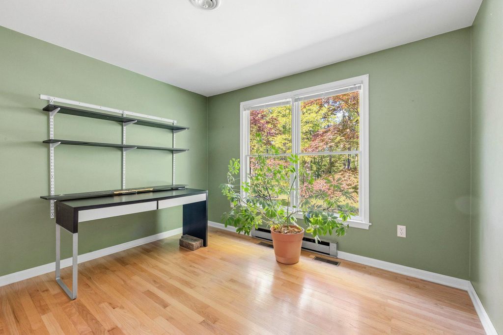 Image 24 of property listing at 10820 GAMBRILL PARK RD, Frederick, MD 21702
