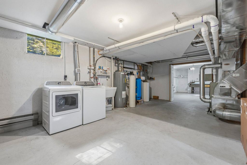 Image 30 of property listing at 10820 GAMBRILL PARK RD, Frederick, MD 21702