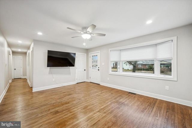 607 JACKSON AVE, Magnolia, NJ 08049