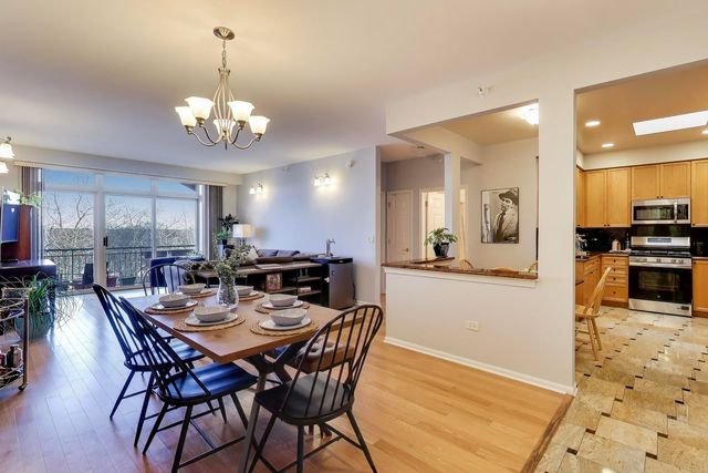 6815 N MILWAUKEE Avenue 707, Niles, IL 60714