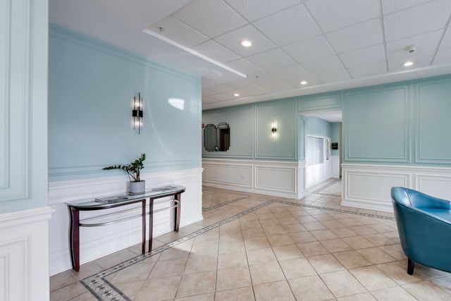 6815 N MILWAUKEE Avenue 707, Niles, IL 60714