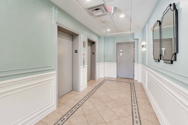 6815 N MILWAUKEE Avenue 707, Niles, IL 60714