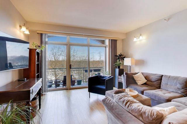 6815 N MILWAUKEE Avenue 707, Niles, IL 60714