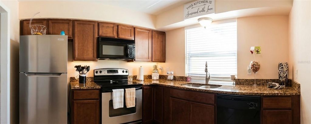 Image 4 of property listing at 7327 ABONADO ROAD 7327, Tampa, FL 33615