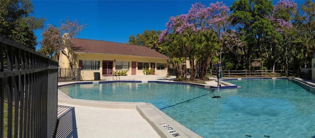 Image 7 of property listing at 7327 ABONADO ROAD 7327, Tampa, FL 33615
