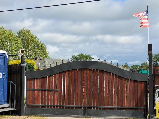 2293 W Hearn Ave, Santa Rosa, CA 95407