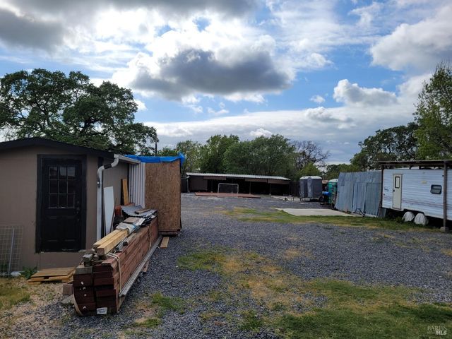 2293 W Hearn Ave, Santa Rosa, CA 95407