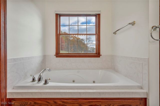 8865 Private Road 343, Millersburg, OH 44654