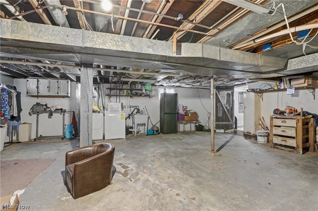 717 Calla Road E, Poland, OH 44514