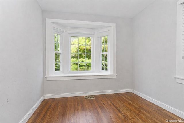 11 Brundage Street, Armonk, NY 10504