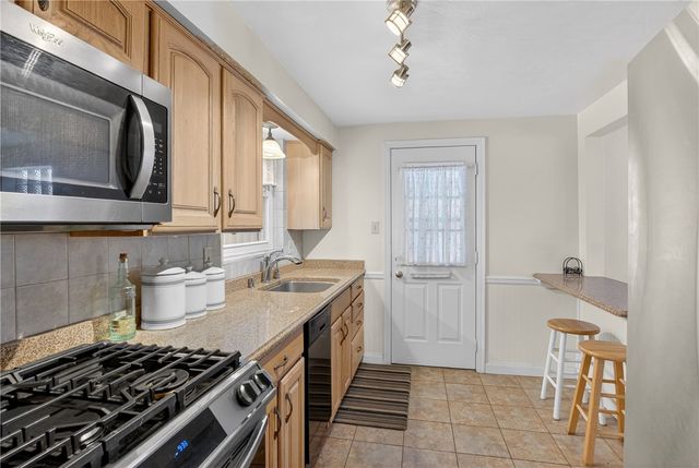 163 Bellwood Dr, Munhall, PA 15120