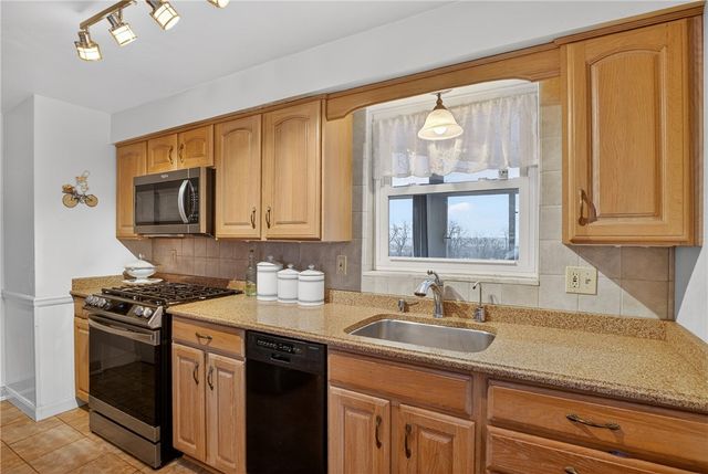 163 Bellwood Dr, Munhall, PA 15120