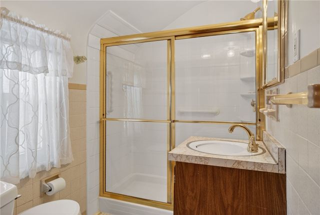 163 Bellwood Dr, Munhall, PA 15120