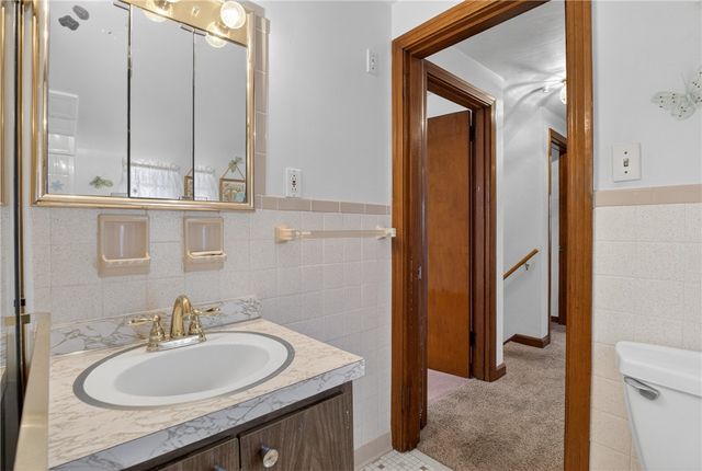 163 Bellwood Dr, Munhall, PA 15120