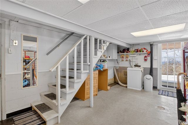 163 Bellwood Dr, Munhall, PA 15120