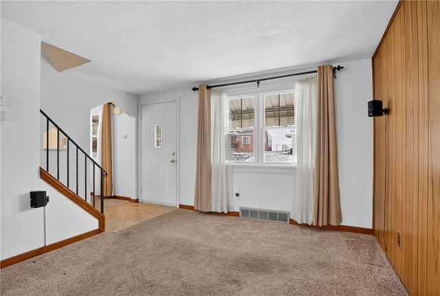 163 Bellwood Dr, Munhall, PA 15120