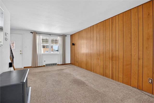 163 Bellwood Dr, Munhall, PA 15120