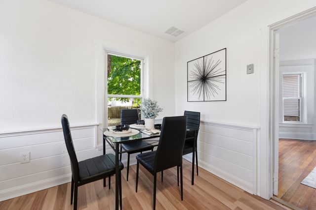 73 Jasper St, Springfield, MA 01109