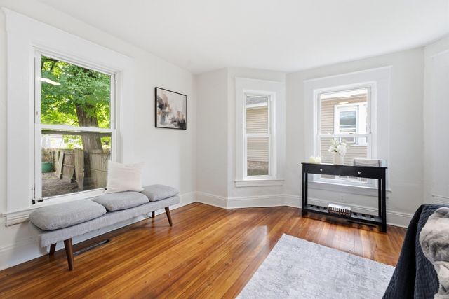 73 Jasper St, Springfield, MA 01109