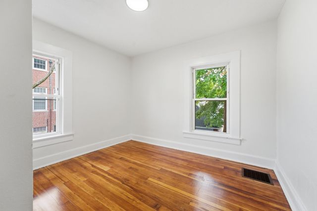 73 Jasper St, Springfield, MA 01109