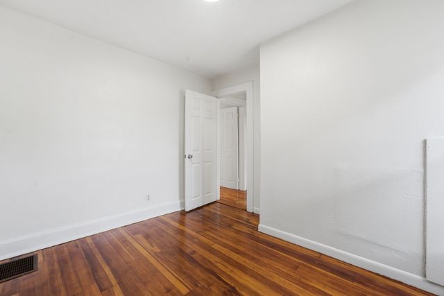 73 Jasper St, Springfield, MA 01109
