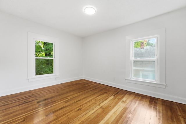 73 Jasper St, Springfield, MA 01109