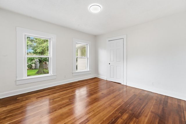 73 Jasper St, Springfield, MA 01109