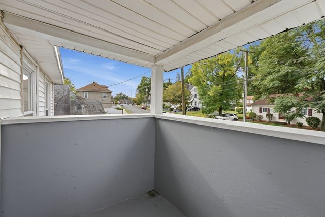 73 Jasper St, Springfield, MA 01109