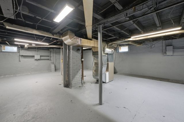 73 Jasper St, Springfield, MA 01109