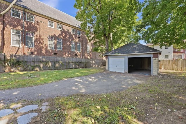 73 Jasper St, Springfield, MA 01109