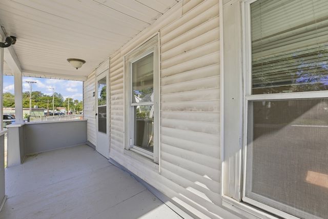 73 Jasper St, Springfield, MA 01109