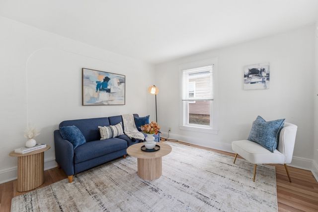 73 Jasper St, Springfield, MA 01109