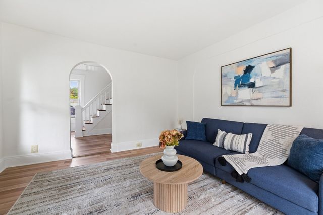 73 Jasper St, Springfield, MA 01109