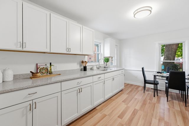 73 Jasper St, Springfield, MA 01109