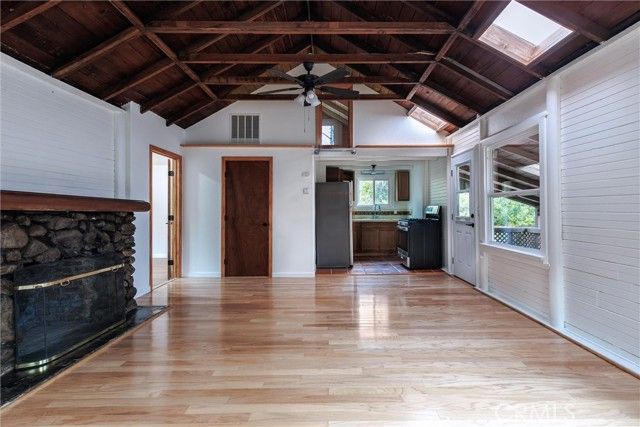 2525 Pierce Avenue, Cambria, CA 93428