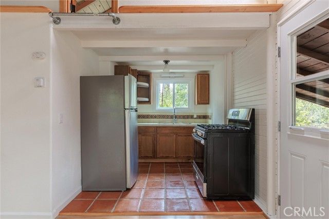 2525 Pierce Avenue, Cambria, CA 93428