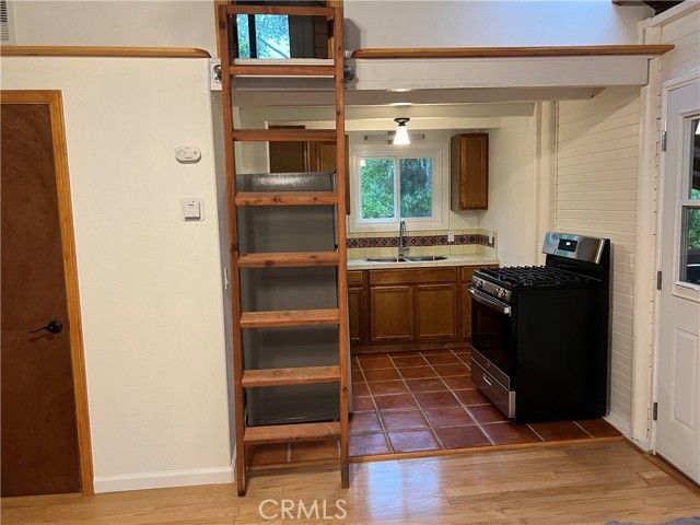 2525 Pierce Avenue, Cambria, CA 93428