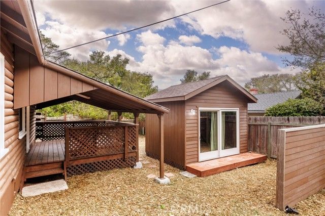 2525 Pierce Avenue, Cambria, CA 93428
